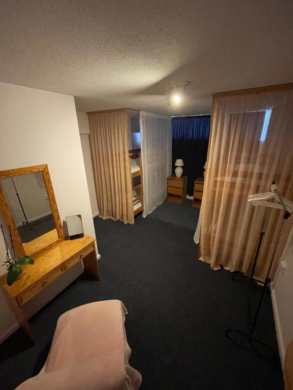 Premium Hostel Marina Пафос Екстер'єр фото